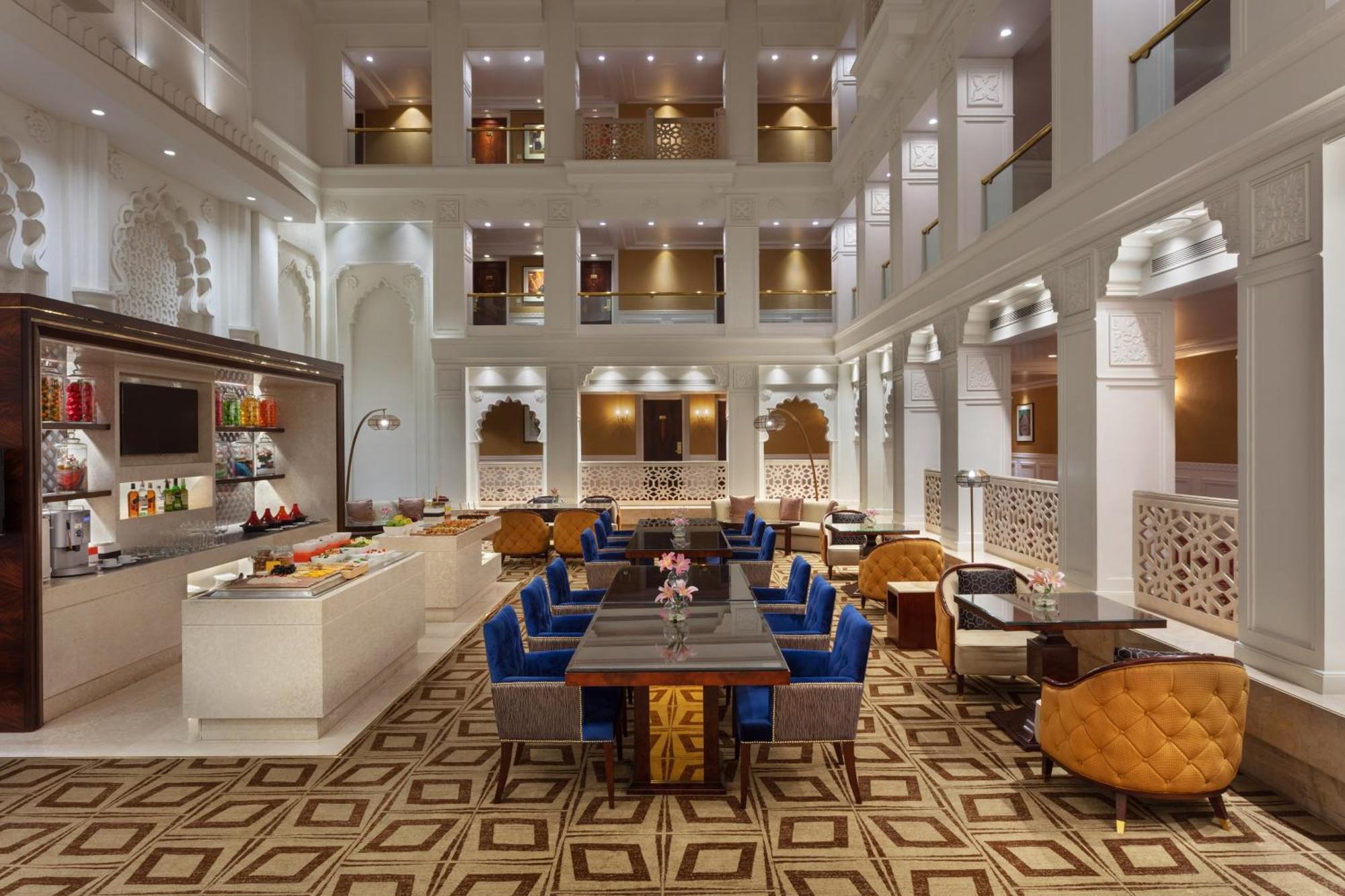 Executive King Suite Room Lounge Access Complimentary IMFL from 6pm to 8pm,1769821465:JPEG